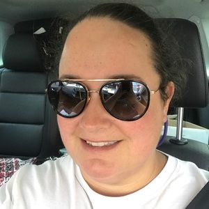 Meet your Posher, Sabra